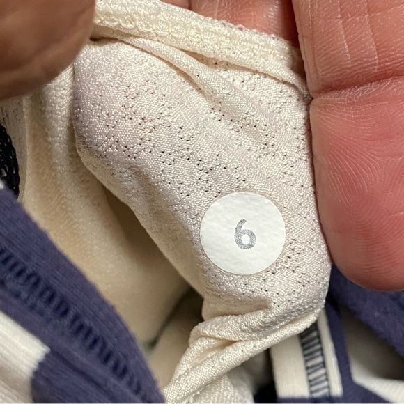 Lululemon Tank Top women’s Size 6 No Limits Tank Top Cadet Blue/Steep Stripe - Picture 5 of 10